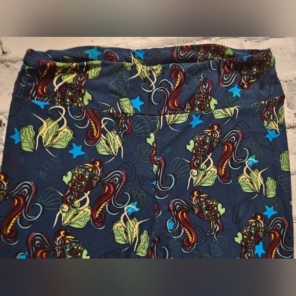 Lularoe Leggings Blue/Yellow/Red/Green/Black Amazing Marine life. - Picture 4 of 8